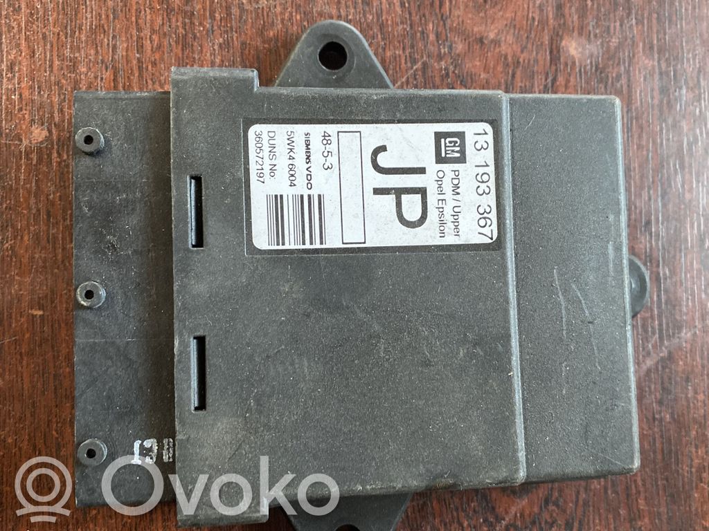 Opel Zafira B Door central lock control unit/module 