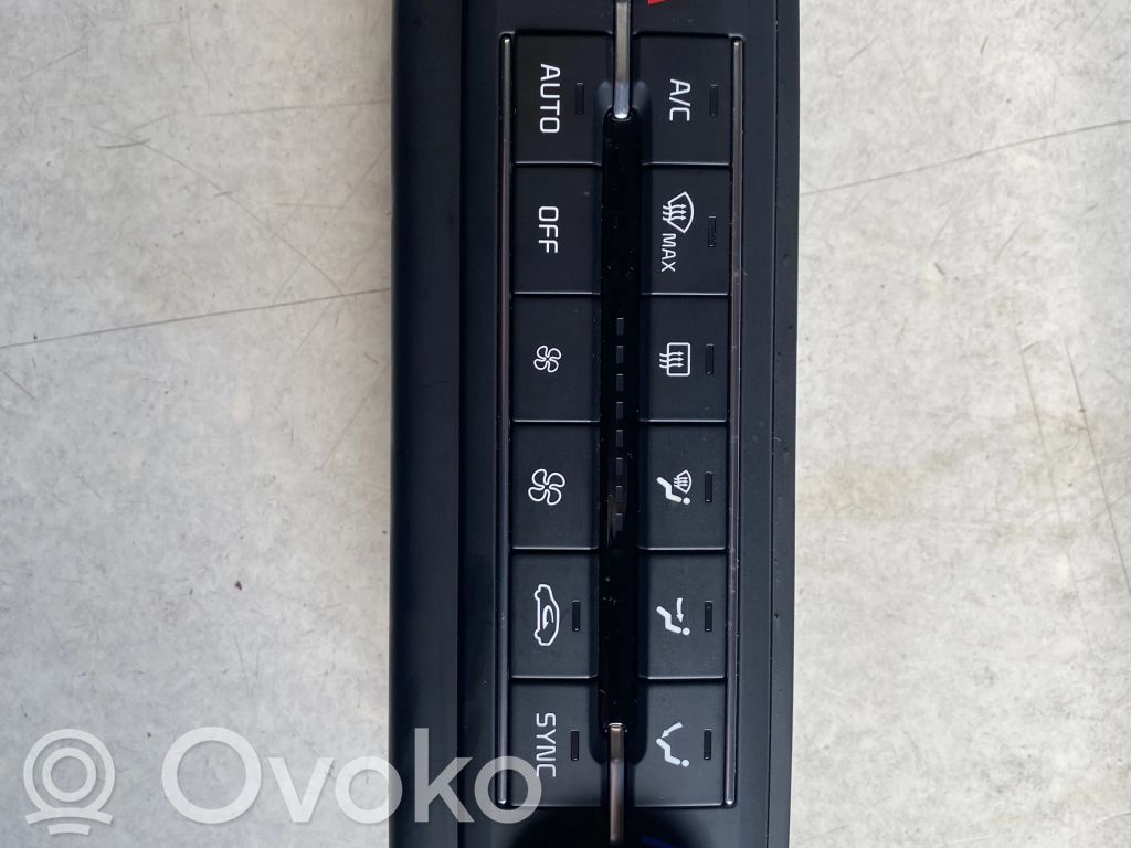 KIA Pro Cee'd III Climate control unit 