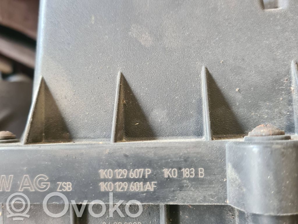 Volkswagen Touran I Obudowa filtra powietrza 
