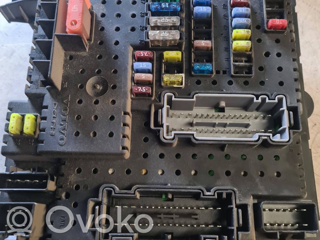 Módulo de fusible   30728512,05W405,28017881