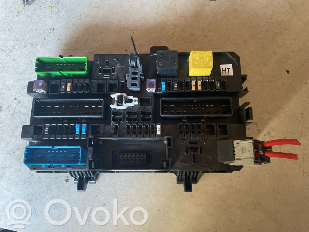Opel Astra H Fuse module 