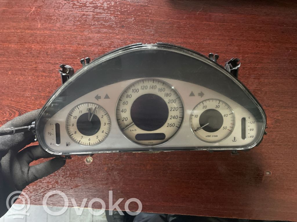 Mercedes-Benz E W211 Speedometer (instrument cluster) 