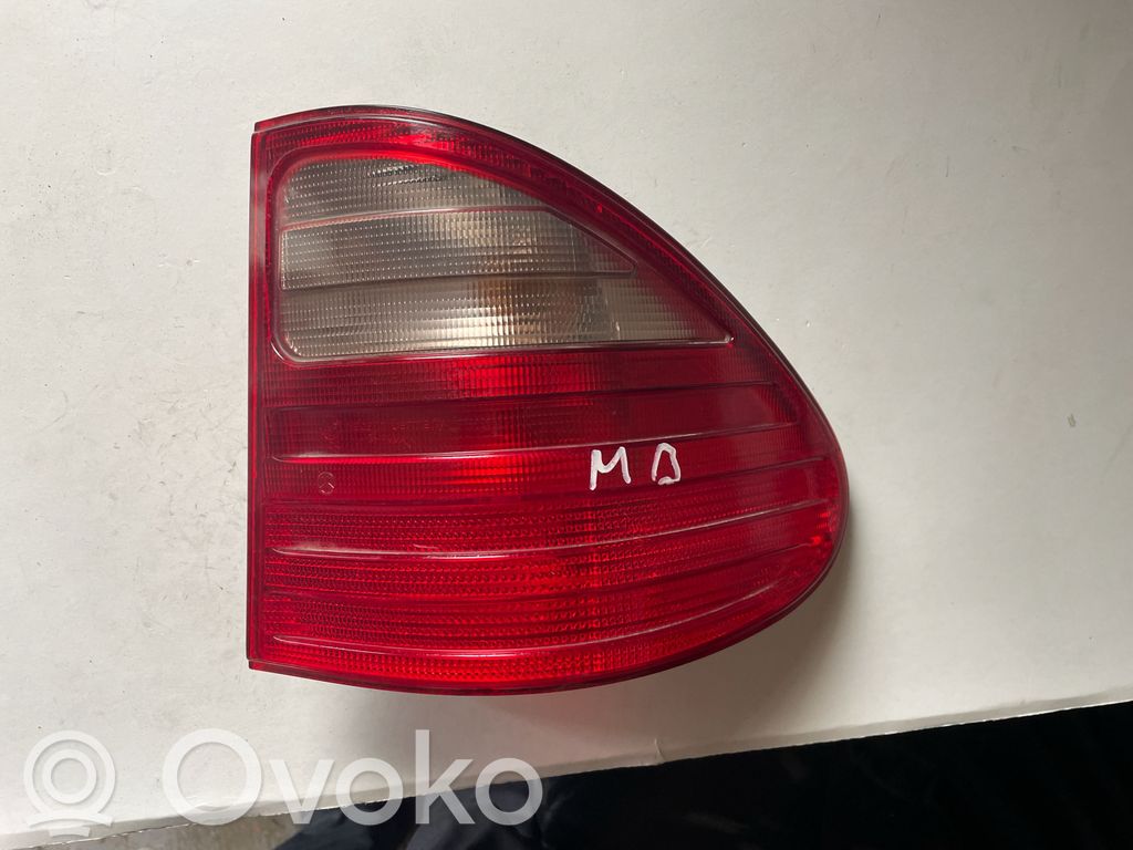 Mercedes-Benz E W210 Lampă spate în caroserie 