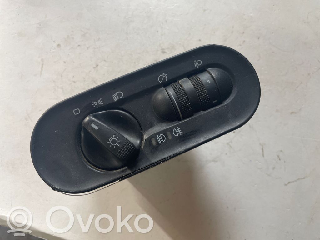 Seat Alhambra (Mk1) Interruptor de luz 
