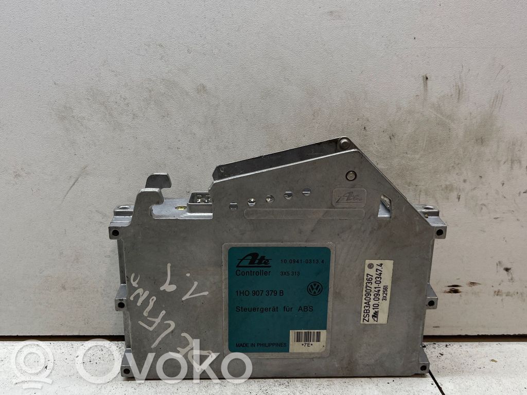 Volkswagen PASSAT B5.5 Engine control unit/module 
