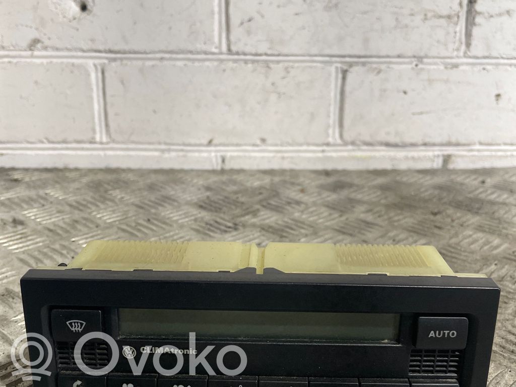 Volkswagen PASSAT B5.5 Climate control unit 