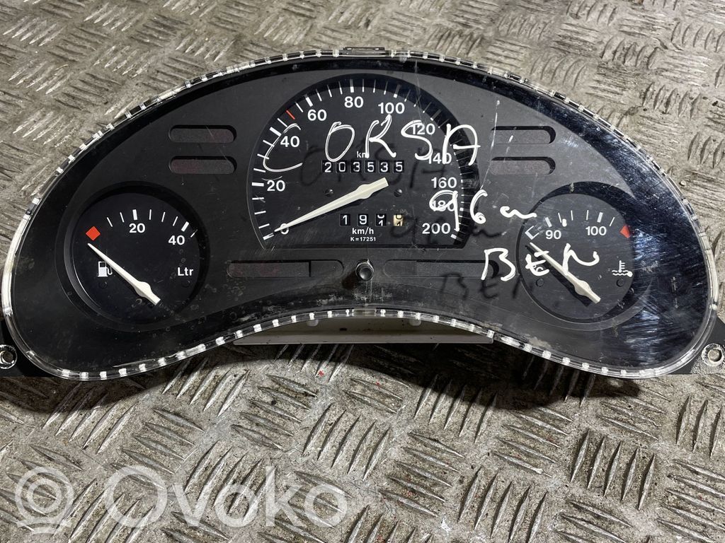 Opel Corsa C Spidometras (prietaisų skydelis) 