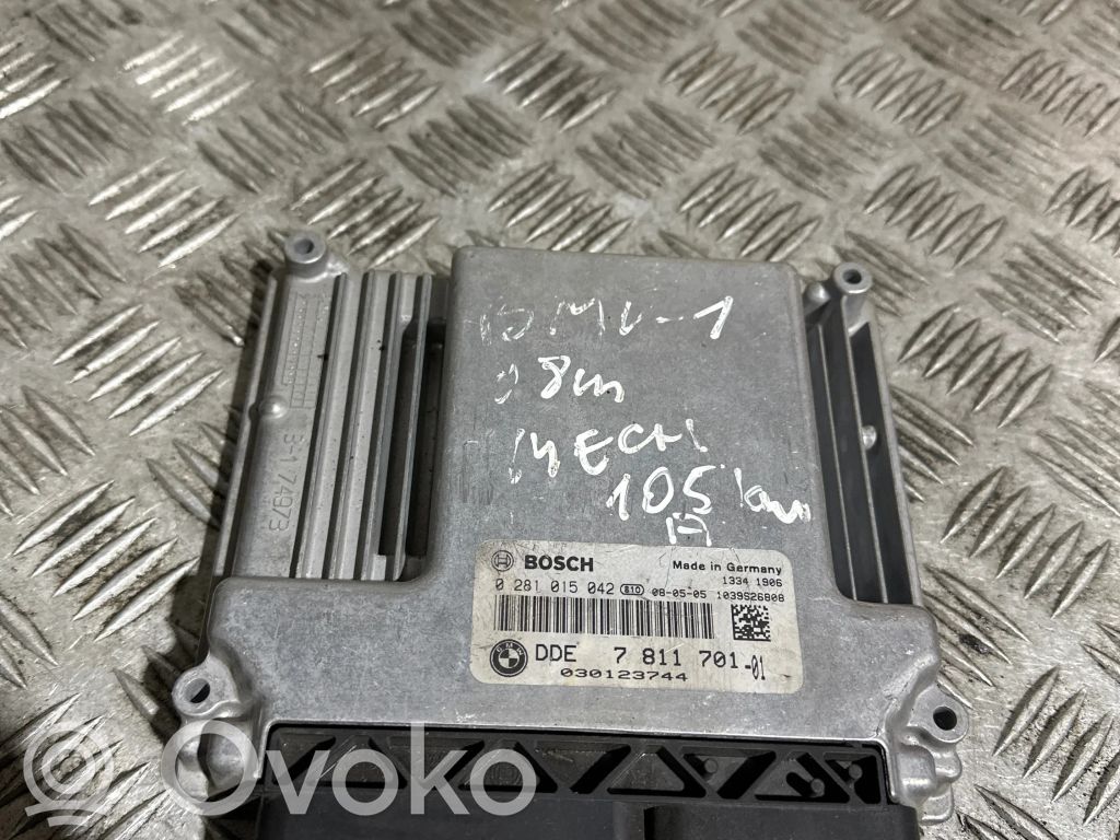 BMW 1 E81 E87 Engine control unit/module 