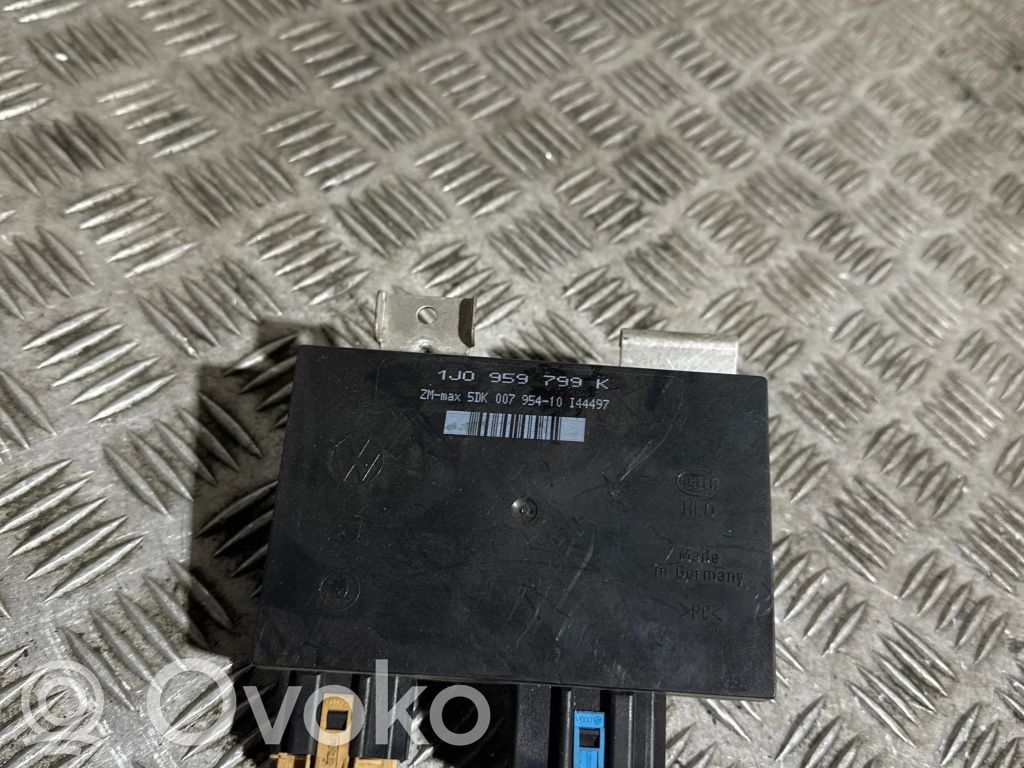 Volkswagen New Beetle Engine control unit/module 