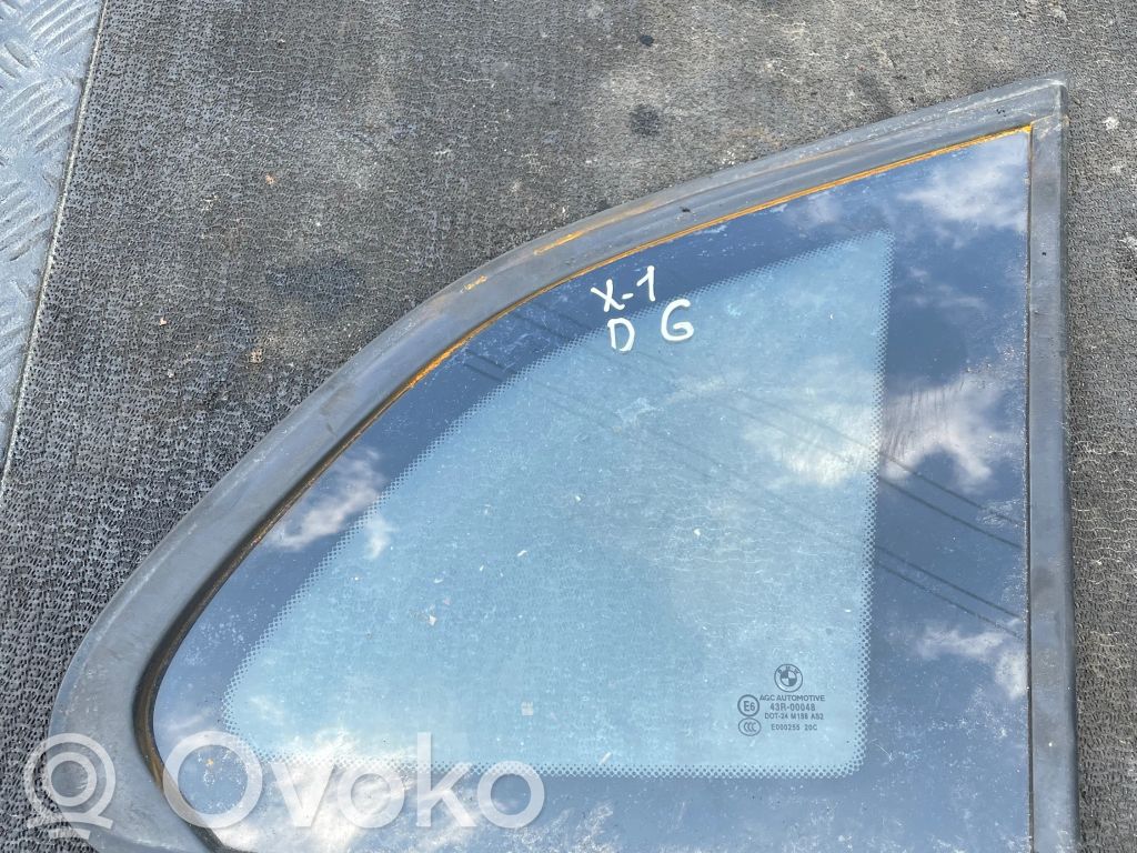 BMW X1 E84 Vidrio lateral trasero 