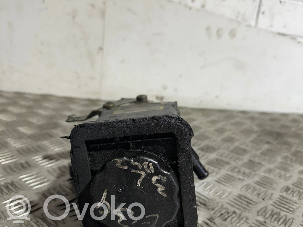 BMW 5 E39 Power steering pump 