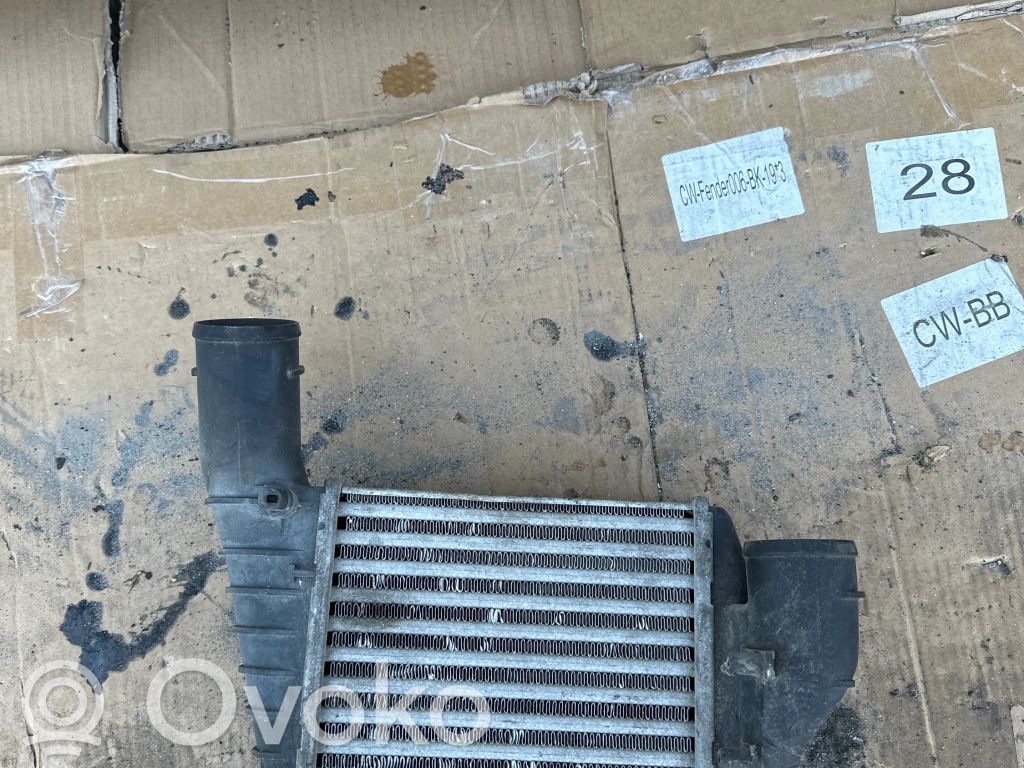 Volkswagen PASSAT B5 Interkūlerio radiatorius 