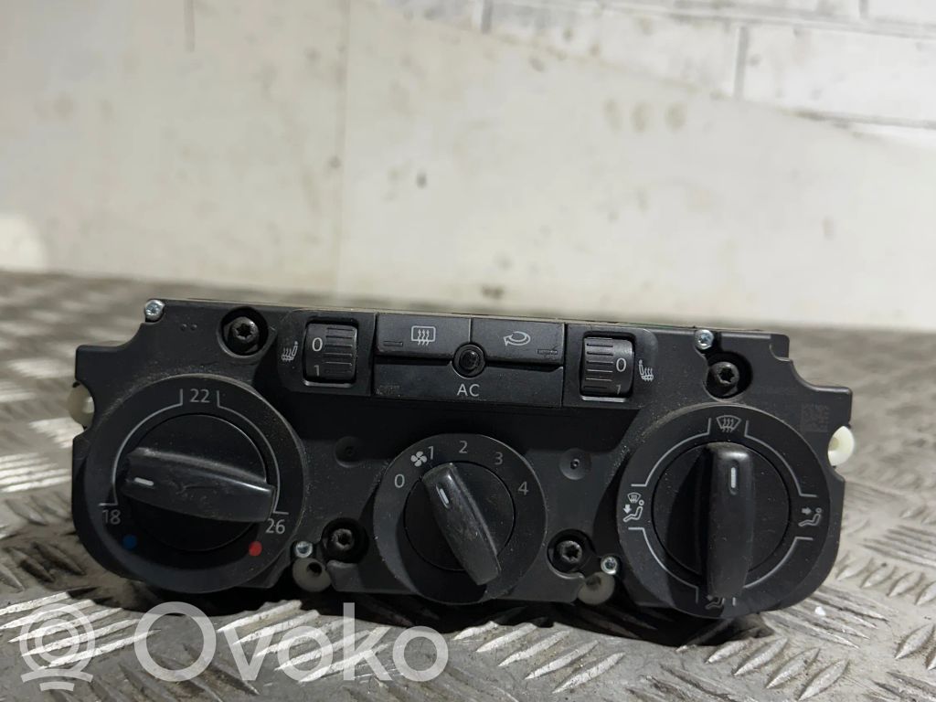 Volkswagen Tiguan Climate control unit 