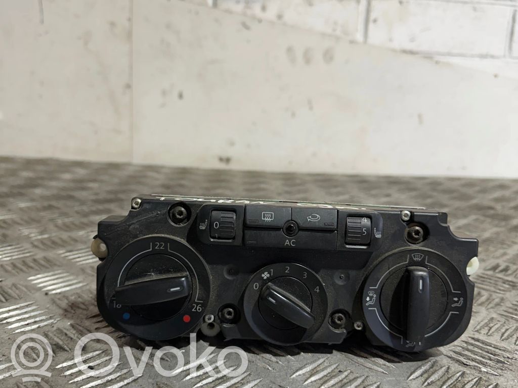 Volkswagen Touran I Climate control unit 