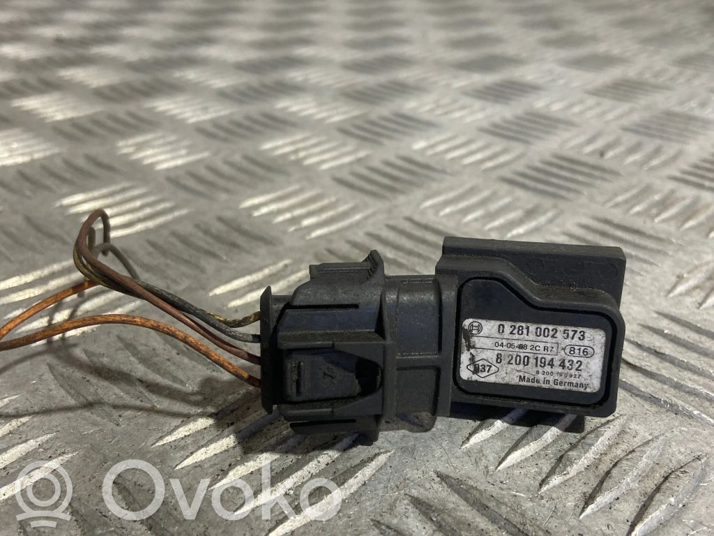 Renault Megane II Air pressure sensor 