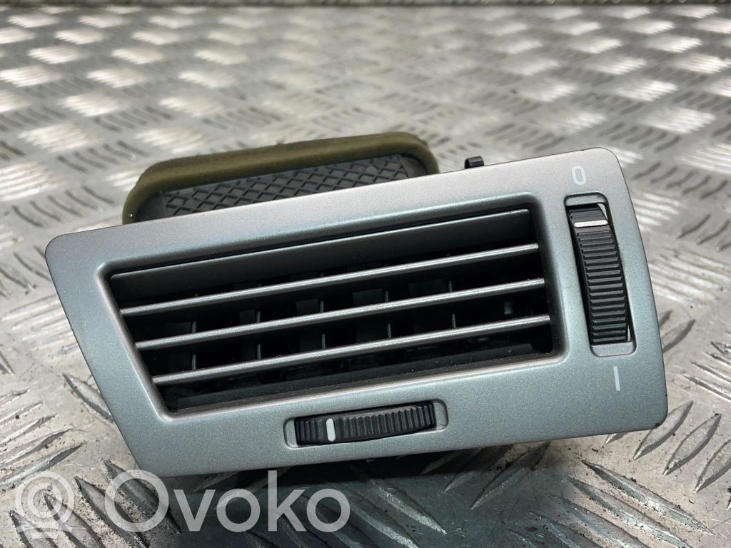 BMW 7 E65 E66 Šoninės oro grotelės 