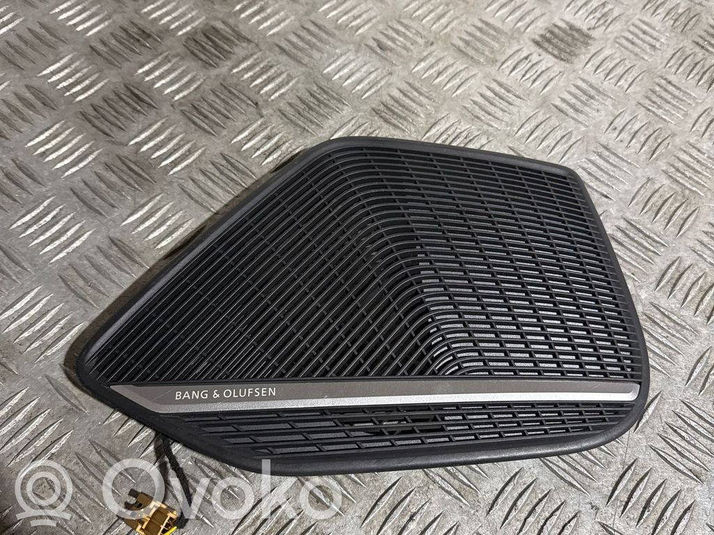 Audi A5 Grilles, couvercle de haut-parleur porte avant 