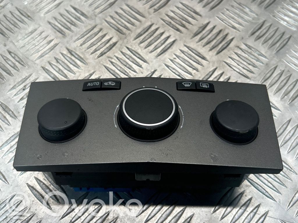 Opel Astra H Climate control unit 