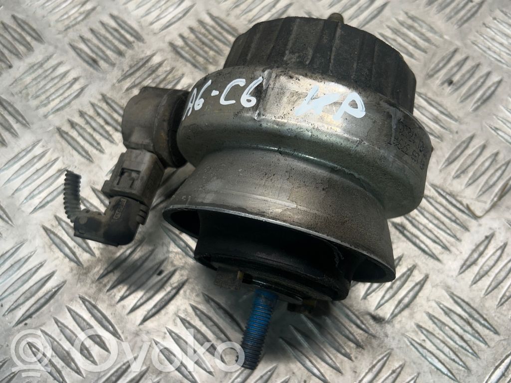 Audi A6 S6 C6 4F Engine mount bracket 