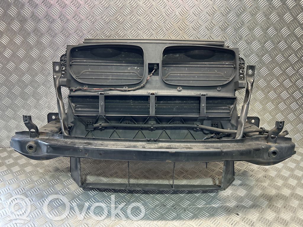 BMW X5 E70 Radiatoru panelis 