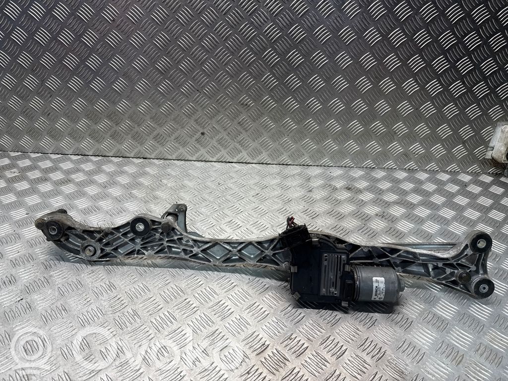 BMW 7 E65 E66 Front wiper linkage and motor 