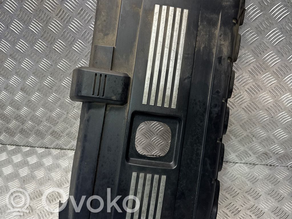 BMW 3 E90 E91 Engine cover (trim) 