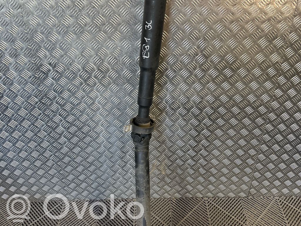 BMW 3 E90 E91 Kardāns komplektā 