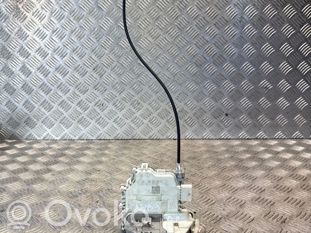 Audi A4 S4 B9 Priekšpusē slēdzene 