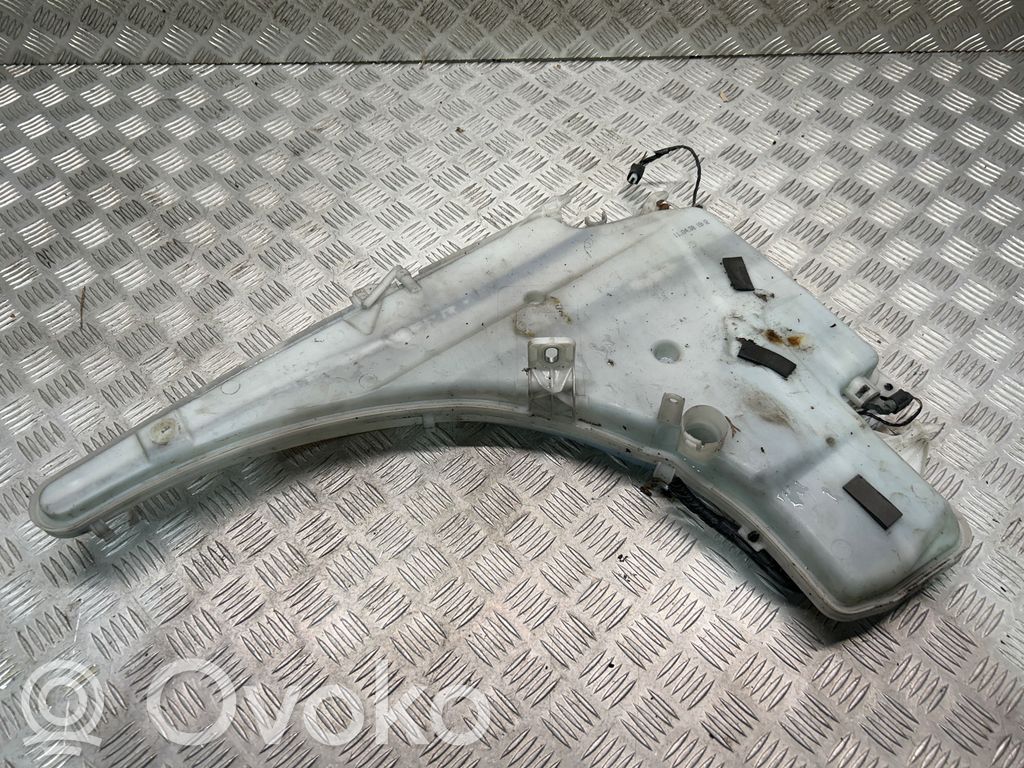 Tuulilasinpesimen nestesäiliö   7124231