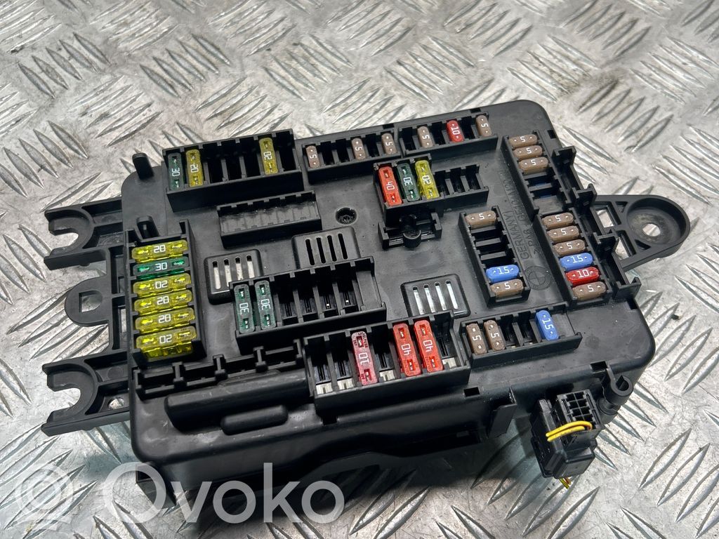 BMW 3 F30 F35 F31 Fuse module 