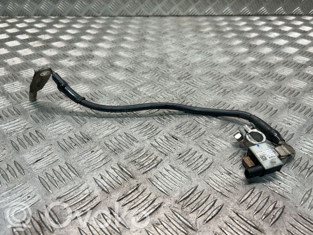 BMW 2 F46 Minus / Klema / Przewód akumulatora 