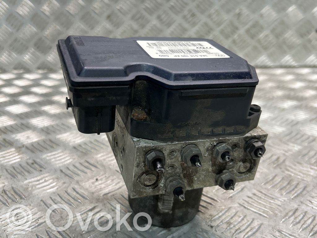 Volkswagen PASSAT B7 Bomba de ABS 