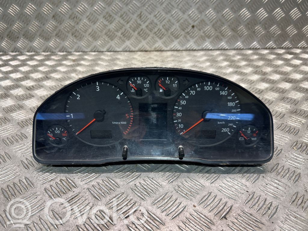 Audi A6 S6 C5 4B Licznik / Prędkościomierz 