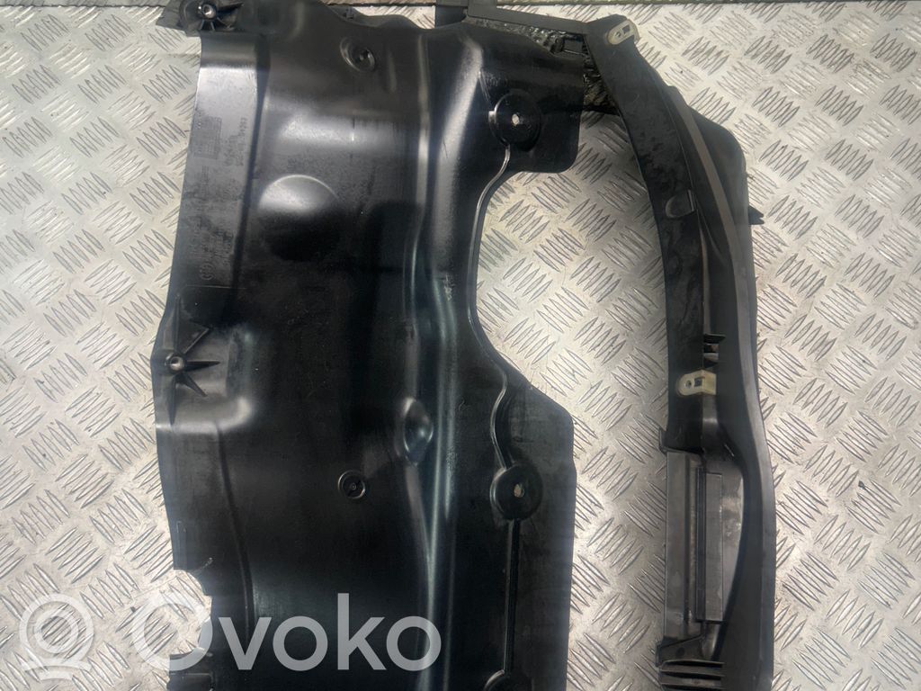 BMW X1 F48 F49 Kita variklio skyriaus detalė 