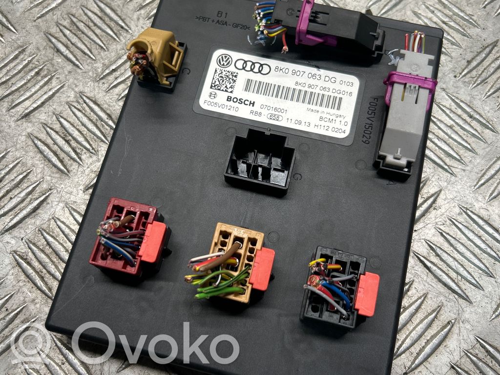 Audi A5 8T 8F Komforto modulis 