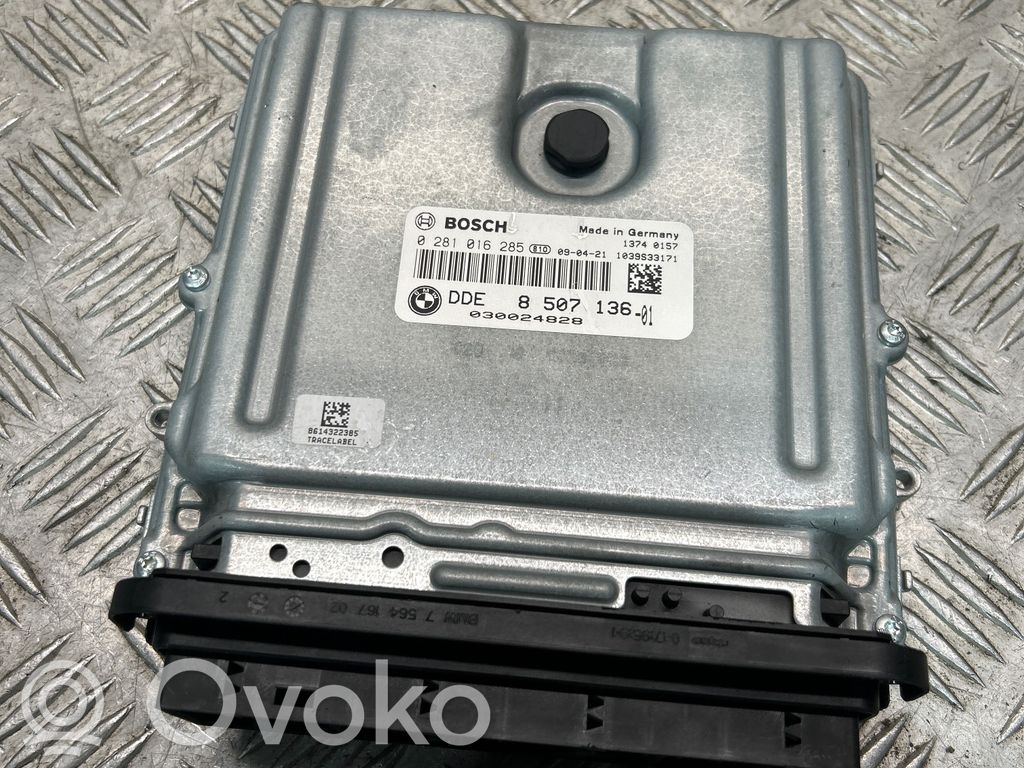 BMW 3 E90 E91 Variklio valdymo blokas 
