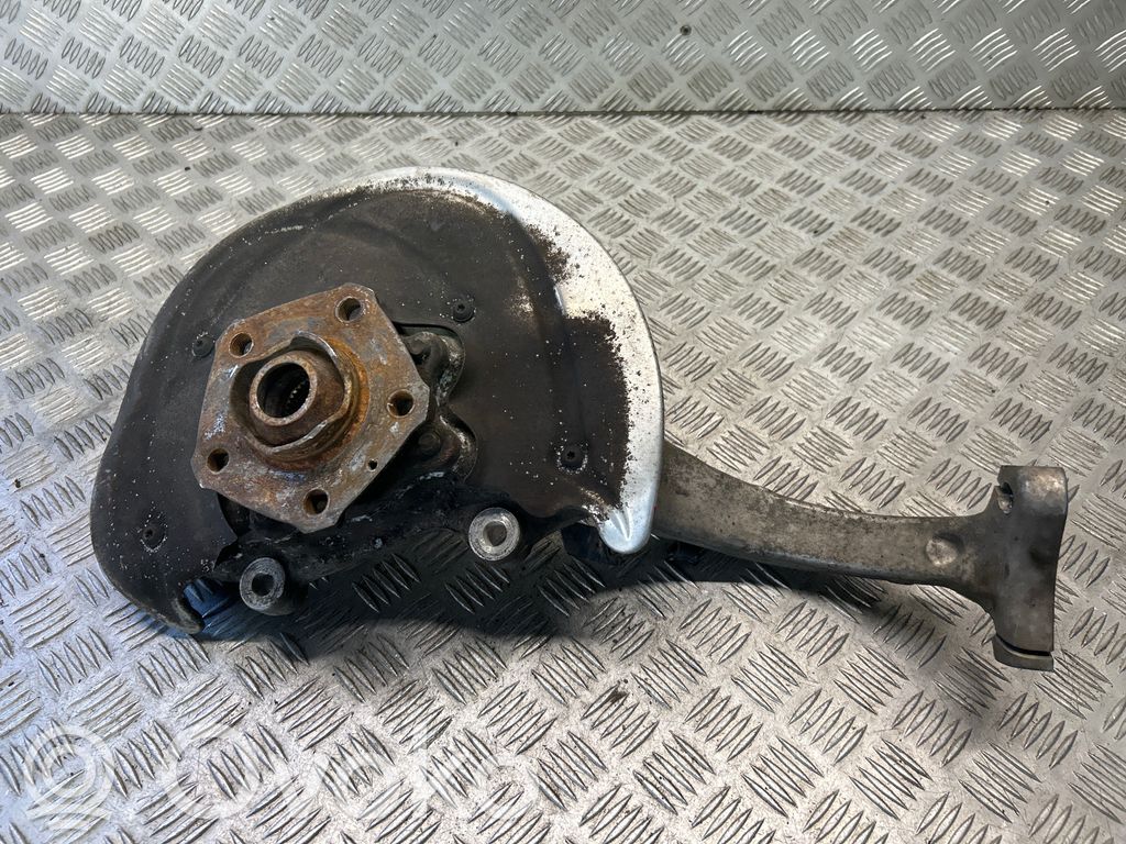 Audi A4 S4 B9 Priekšējā riteņa rumbas vārpstas šarnīrs (stupica, capfa) 