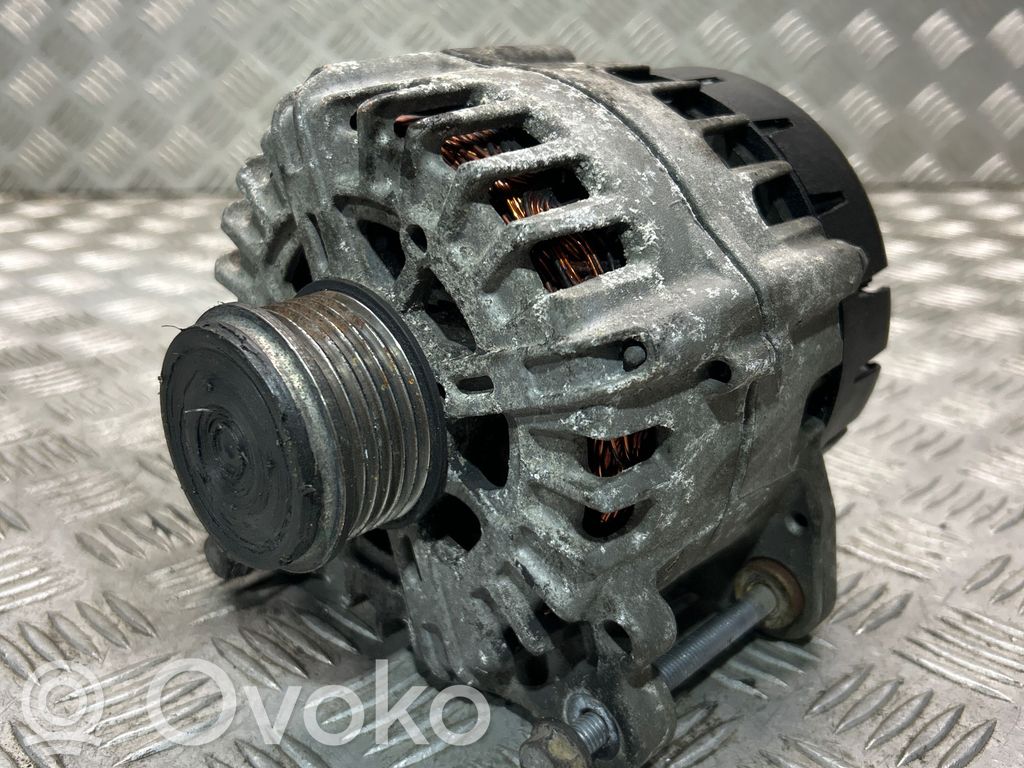 Audi A4 S4 B9 Ģenerators 