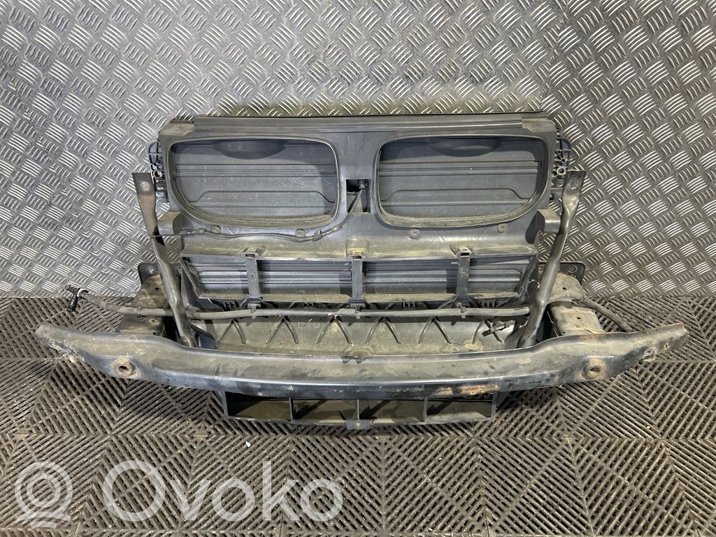 BMW X5 E70 Панель радиаторов 
