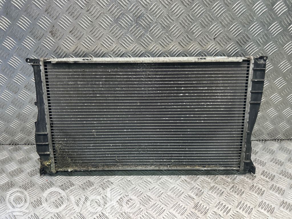 BMW 1 E81 E87 Aušinimo skysčio radiatorius 