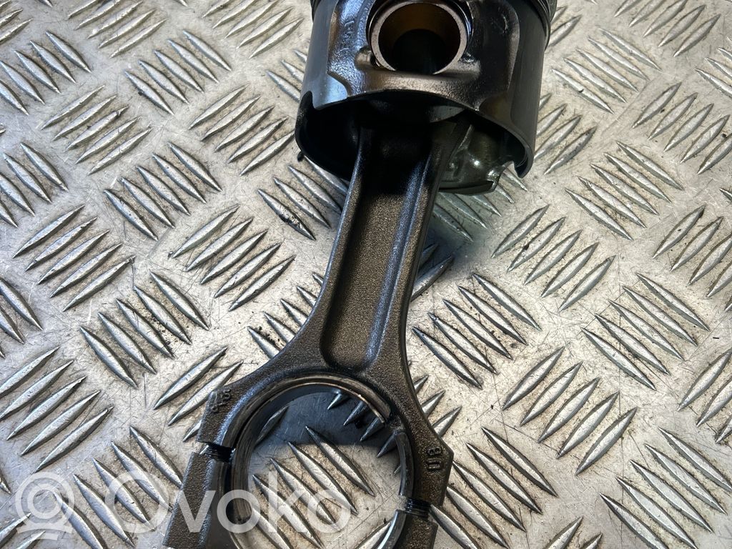 BMW 3 E90 E91 Поршень (поршни) 