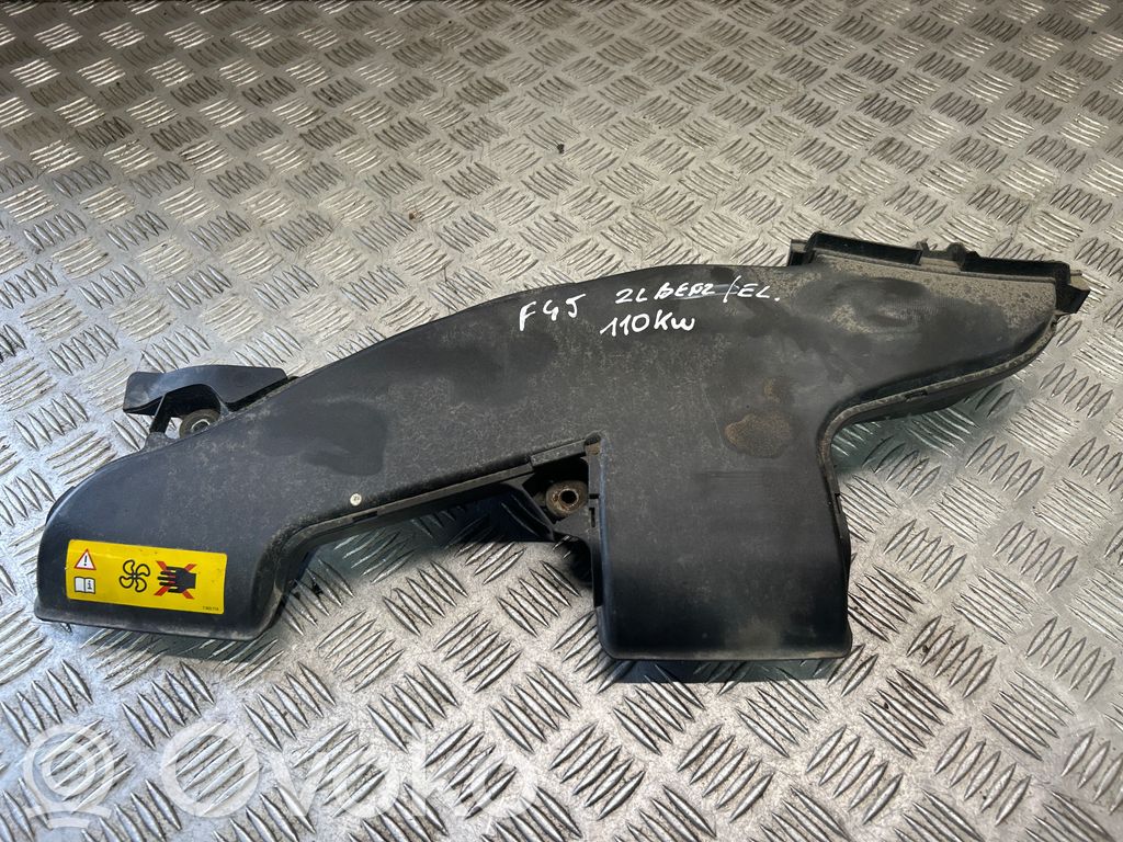 BMW 2 F45 Parte del condotto di aspirazione dell'aria 
