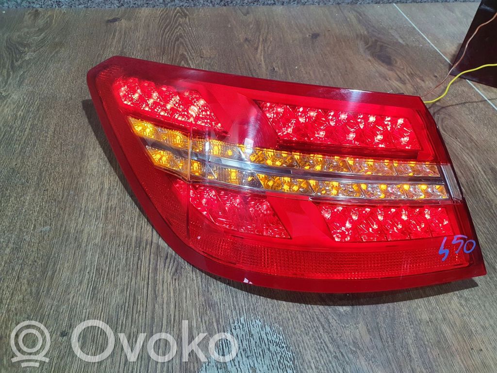 Mercedes-Benz E C207 W207 Lampa tylna 