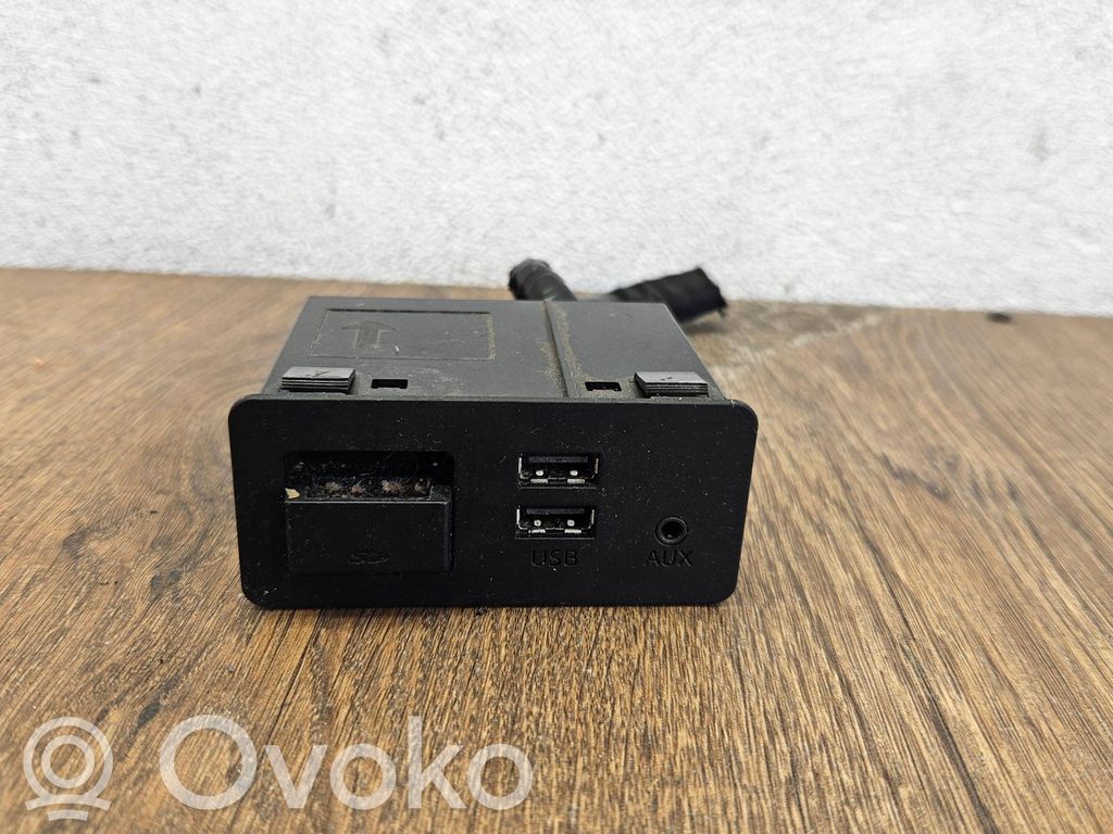Mazda CX-5 Enchufe conector USB 
