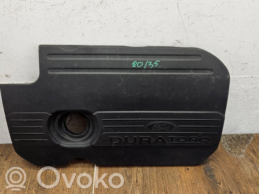 Ford Focus Variklio dangtis (apdaila) 