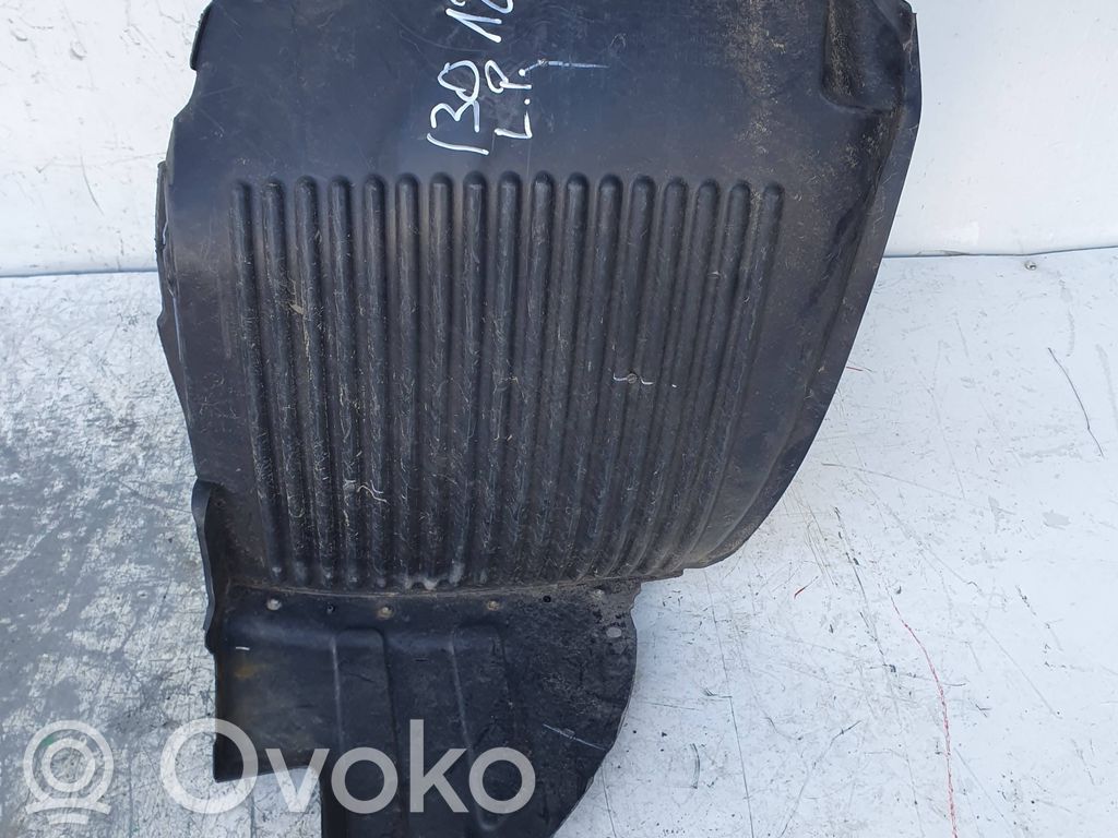 Hyundai i30 Nadkole przednie 