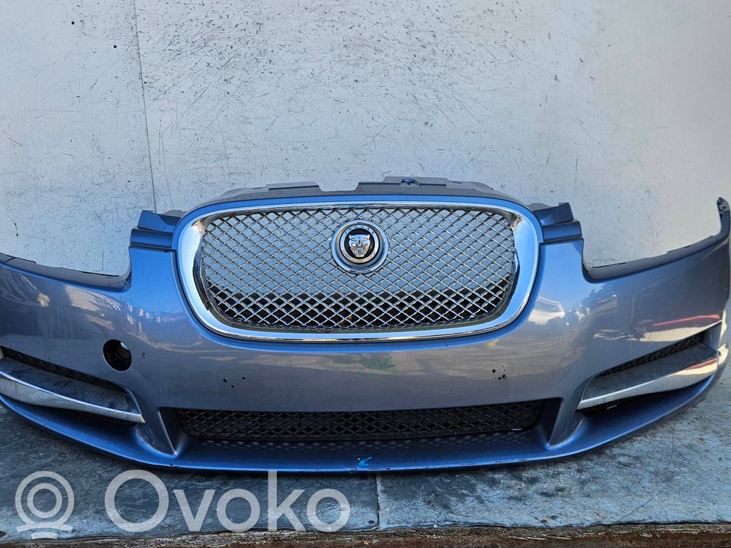 Jaguar XF Parachoques delantero 