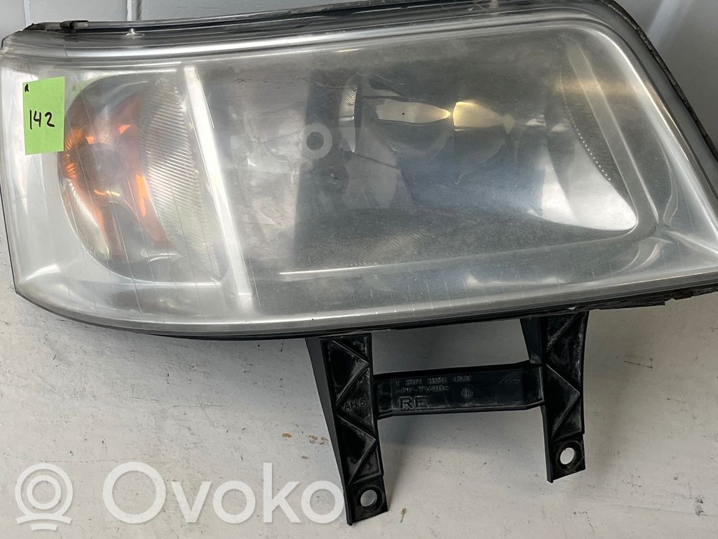 Volkswagen Transporter - Caravelle T5 Lampa przednia 