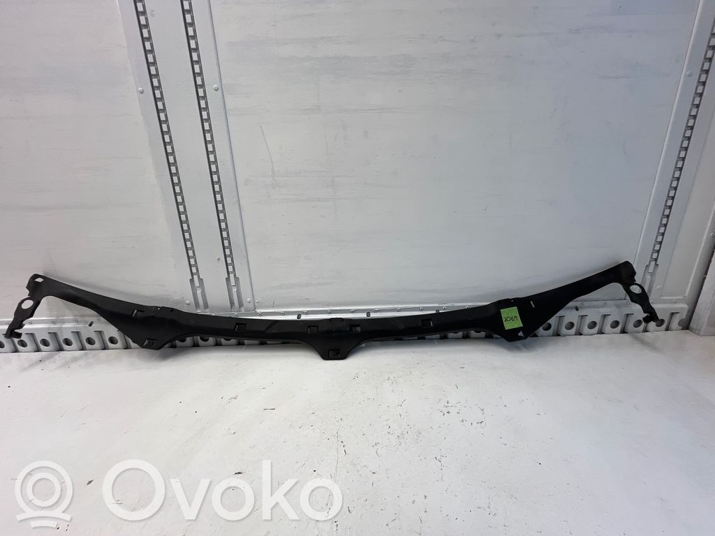 Mercedes-Benz C W205 Zierleiste Scheibenwischer 