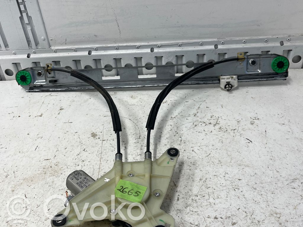 Renault Master III Alzacristalli della portiera anteriore con motorino 